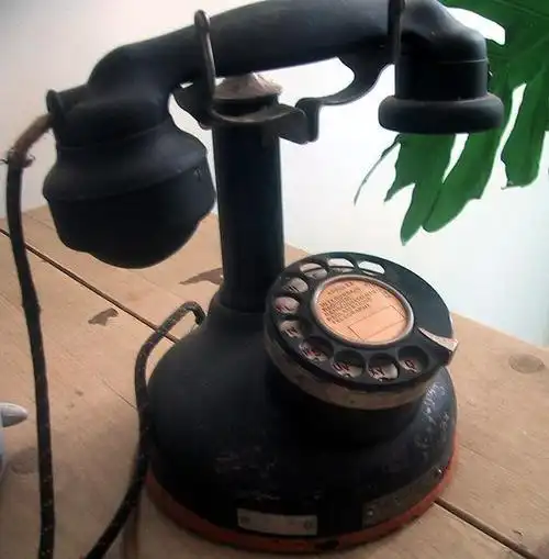 渐行渐远的座机电话一组老古董电话机怀旧