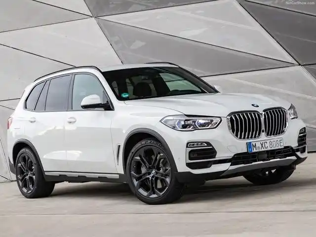 2020款宝马x5 xdrive45e插电式混动车型已上市