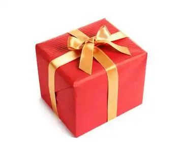 盒白色背景精美包装礼品盒白色背景手里捧着精美的礼品盒,女性给礼物