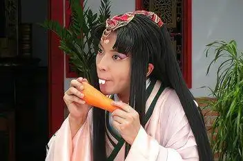 舔颜向|思美人兮&恨爱交加简介:陈威翰饰演的兔儿神,扮相绝美,演技