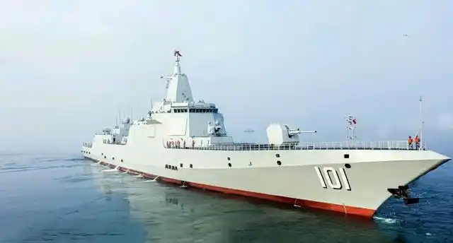 美海军第七舰队司令卡尔·托马斯于9月19日在美媒发文 "赞誉"中国海军