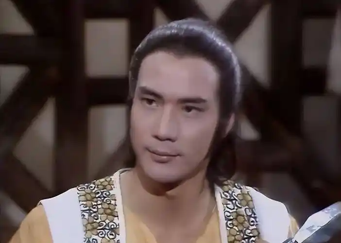 《琥珀青龙》播出40年,剧中演员境况不一,女主发福,多人退圈_伍卫国