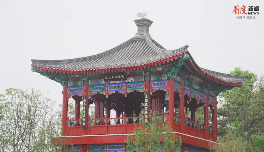 锦绣世园会金凤凰亮相北京园内花海盛放