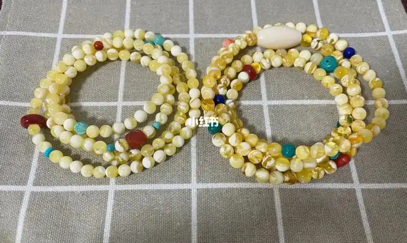 氧化前后的金绞白蜜蜡手串