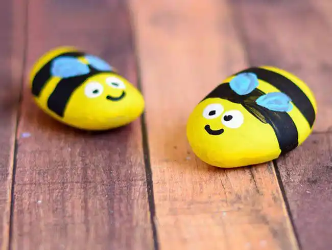 石头手绘萌萌的小蜜蜂儿童画_绘画吧-画画