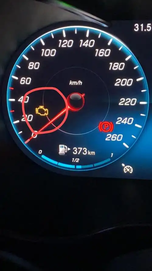 这个灯亮了是什么情况下面小编为大家整理7个奔驰c级车友关于《奔驰c