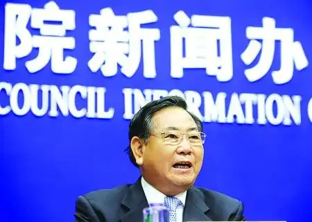 6日,海南省委书记卫留成出席新闻发布会.新华社发