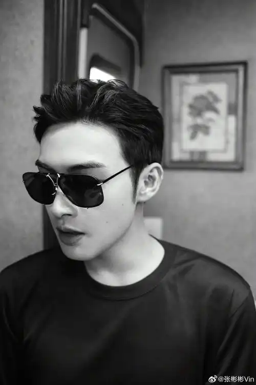 张彬彬背头造型好帅啊