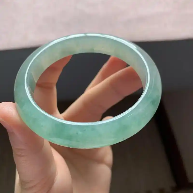 翡翠手镯.喜欢的私我详聊.3281自然光实拍,老坑冰润晴底飘 - 抖音