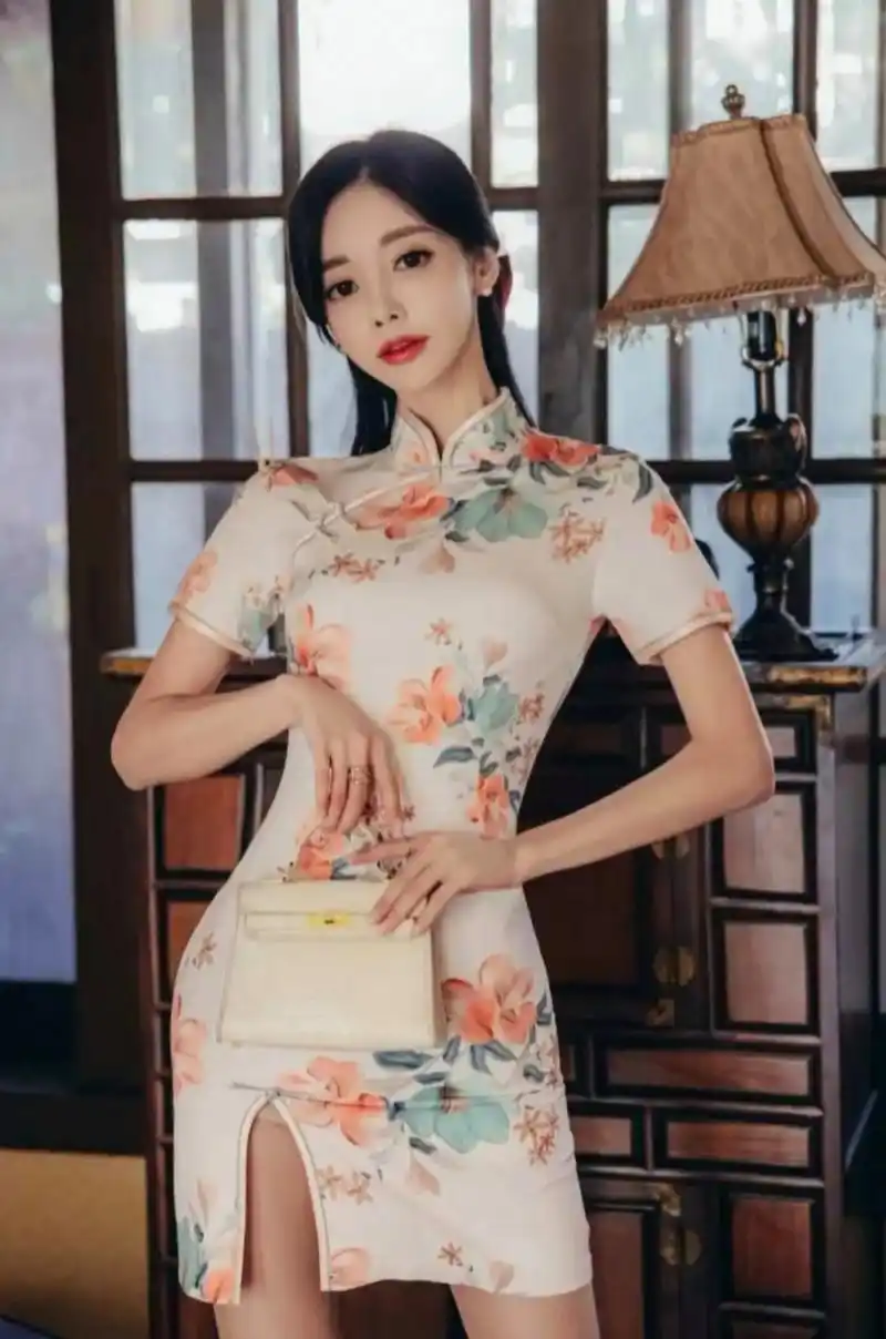 孙允珠大花旗袍美拍[二哈]