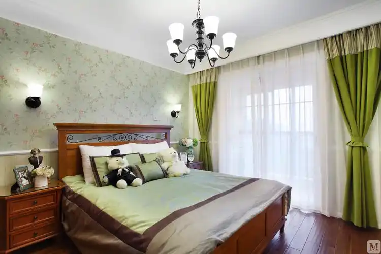 美式卧室窗帘装修效果图