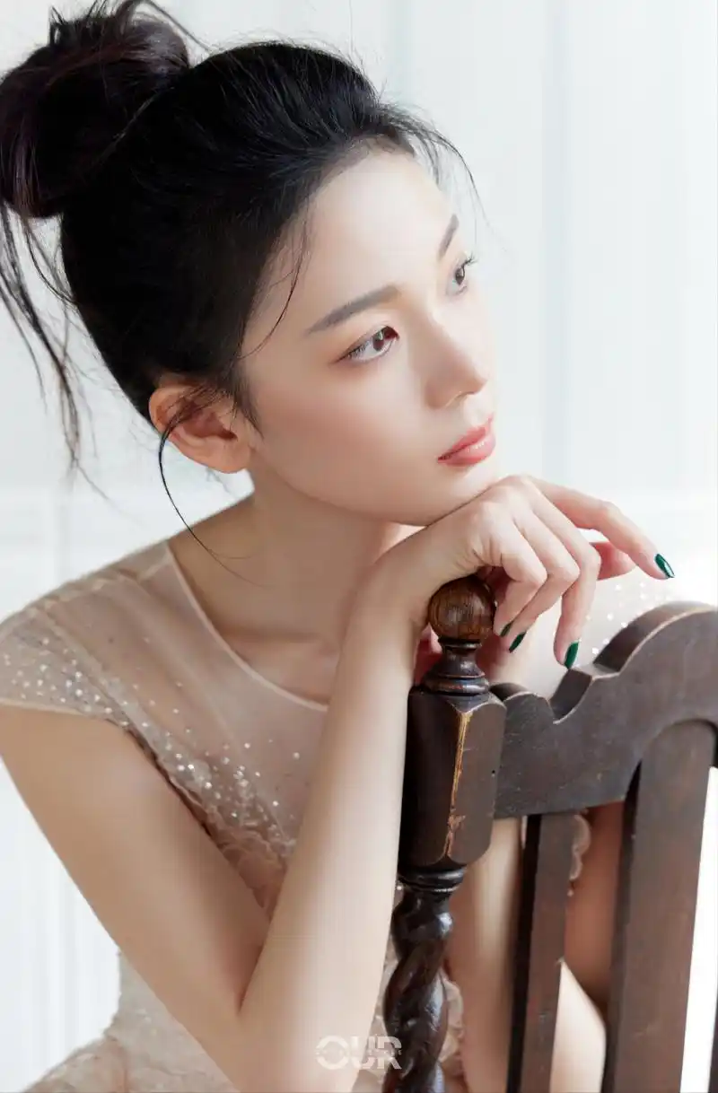 陈瑶写真,气质优雅,温婉可人