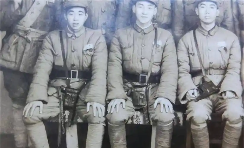 抗战时八路军都绑腿,为何抗美援朝却不绑?都是血泪换来的教训