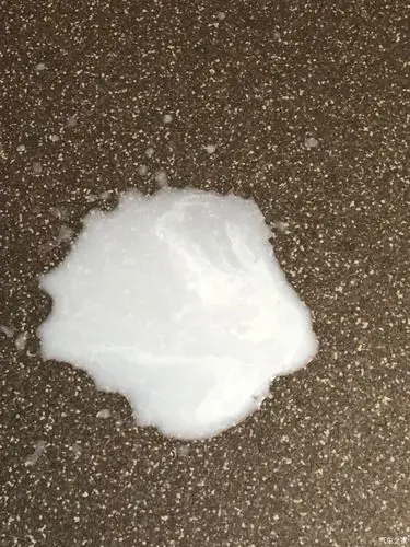 新x3 28i,车门往下滴白色液体,请帮忙看看是什么,谢谢