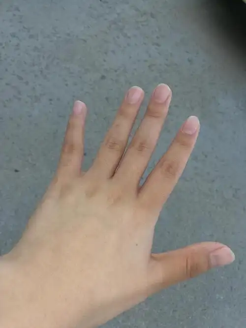 晒黑的手勤抹护手霜会变白 ! ! !