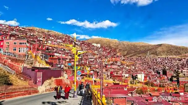 四川甘孜色达佛学圣地