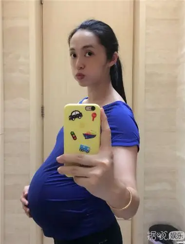 还有各种锻炼不间断,当然需要专人陪同伺候啦,一般孕妇千万千万不要