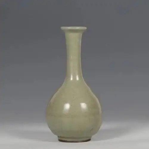 南宋官窑青釉净瓶