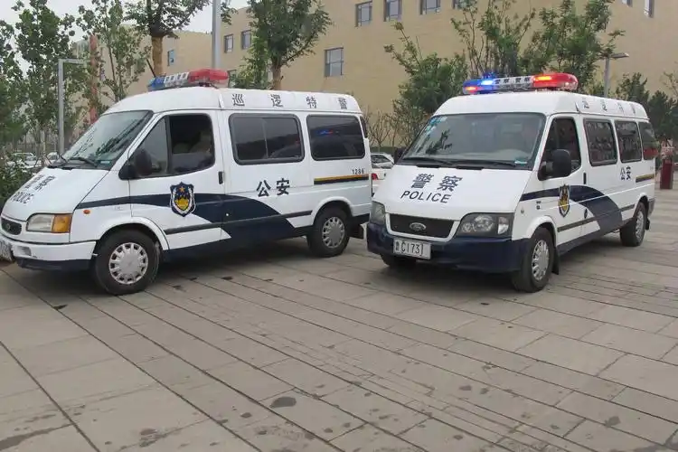 警车上喷"公安"和"警察",到底有什么区别?看完终于明白了