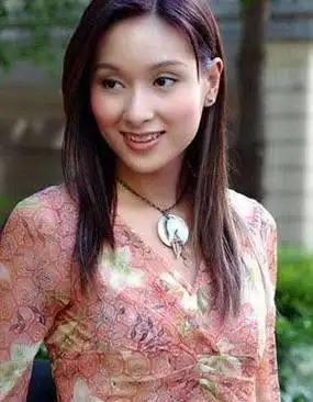 原创内防咸猪手外躲富商搂娱乐圈就是大染缸进圈的女孩全变样