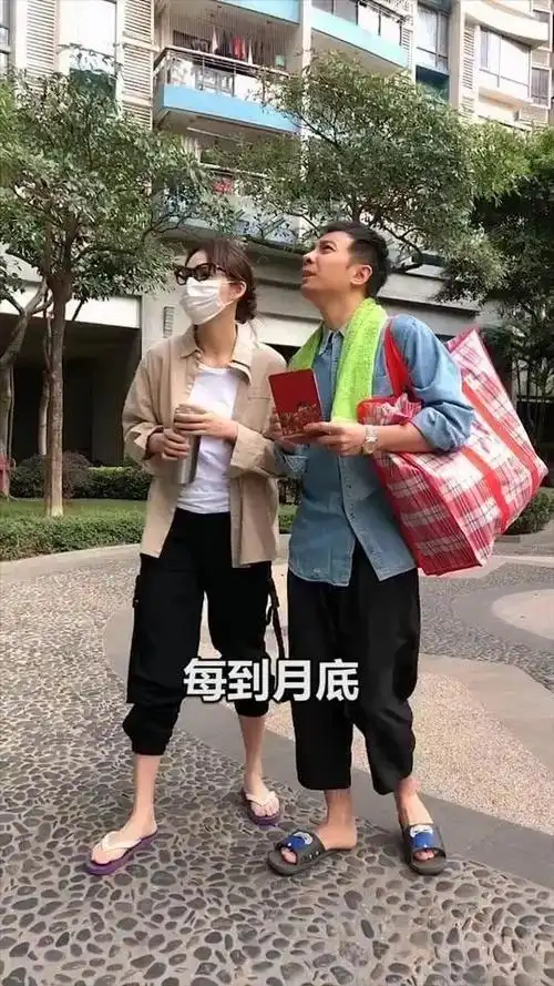这对包租公包租婆靠收租走红被网友质疑假夫妻