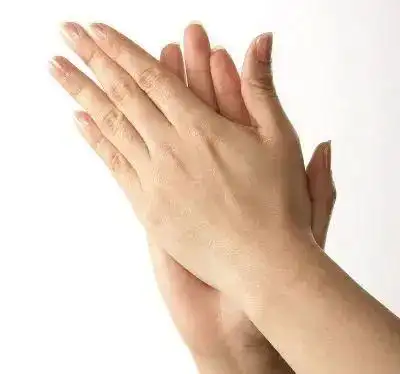 拍手动作虽然简单但效果可不简单这样拍手能养生