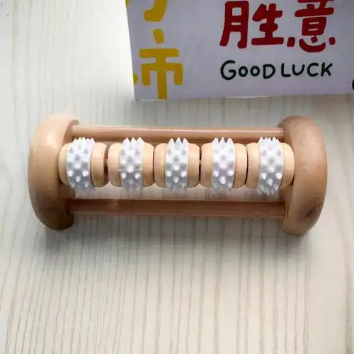 木质迷你滚轮式足底穴位按摩器刻字手部按摩家用脚底按摩器厂家批