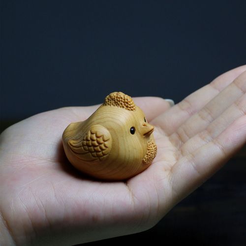 崖柏木雕刻小猴子手把件生肖猴动物钥匙扣挂件抖音网红款工艺品