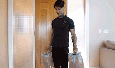 无器械练肱二头肌 ,动态图大全,练出你的粗壮手臂!