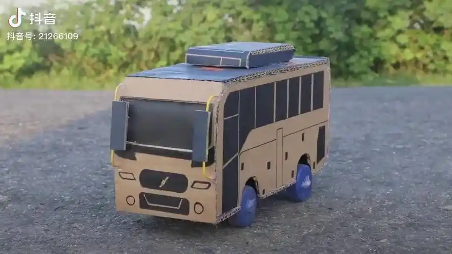 创意diy手工大神教你用纸皮制作大巴车玩具比买的玩具还好玩