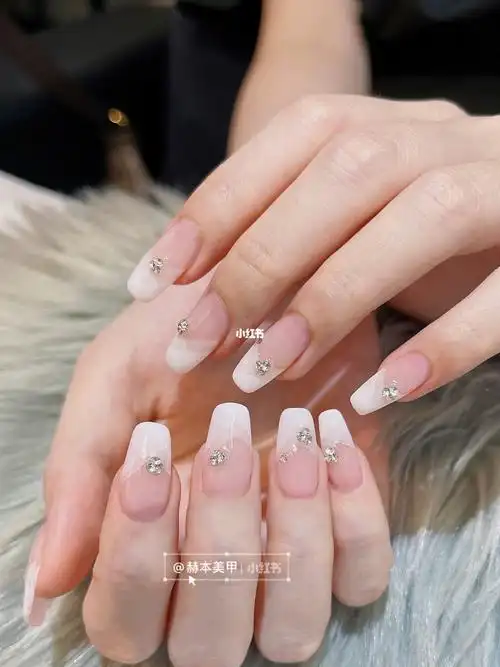 婚礼首选blingbling简约法式美甲