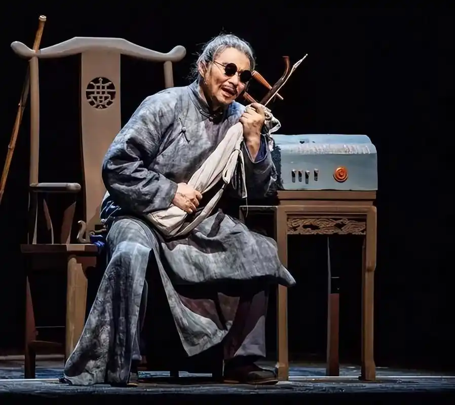 《二泉映月》阿炳:精通吹拉弹唱,尤喜吃喝嫖赌,身世却狼藉不堪