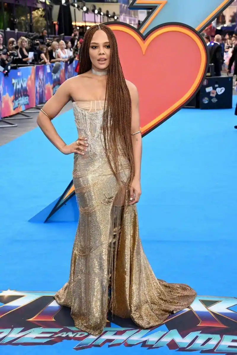 《雷神4》伦敦首映,娜塔莉·波特曼,泰莎·汤普森,庞·克莱门捷夫