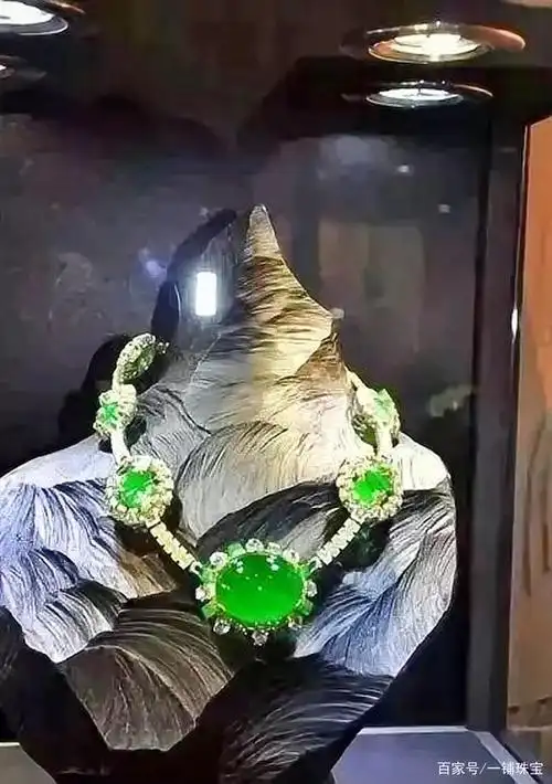 太美了!你见过最贵的10大翡翠长什么样吗?