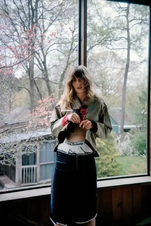 今天是玛雅·霍克26岁生日9898她在《#头脑特工队2#》中为"焦焦"