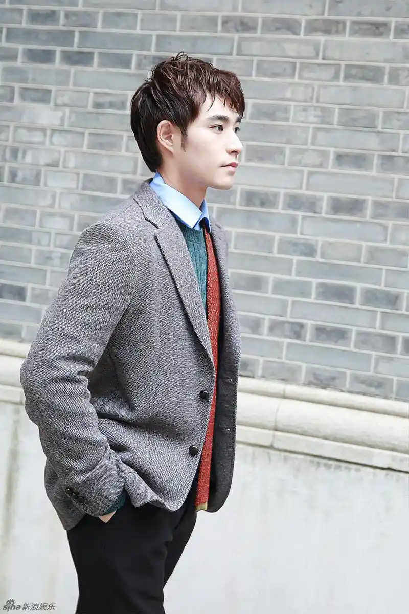 李思阳漫步冬日街头