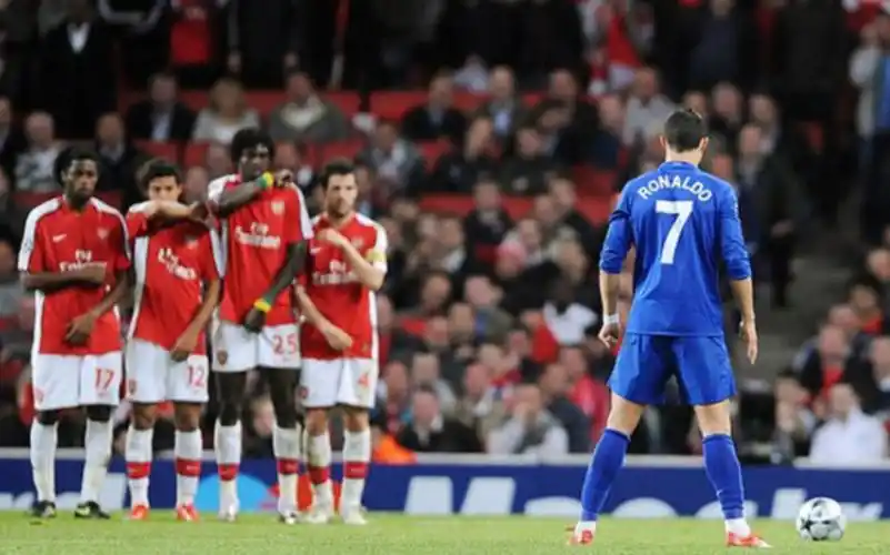 c罗历史最佳任意球?一个球打服温格——【az足球】