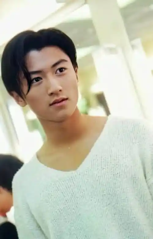 原创52岁王菲和41岁谢霆锋兜兜转转如今复合7年为何恩爱如初