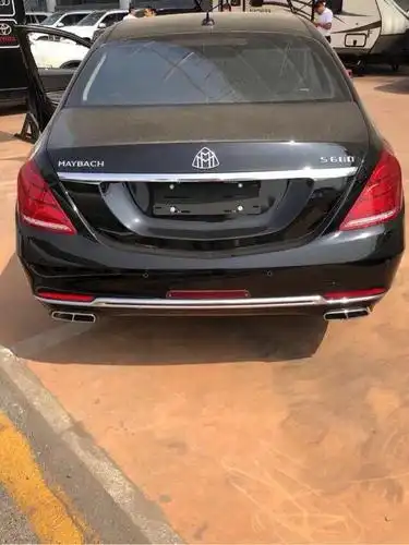 奔驰迈巴赫s600加长 普尔曼5.98米显尊贵