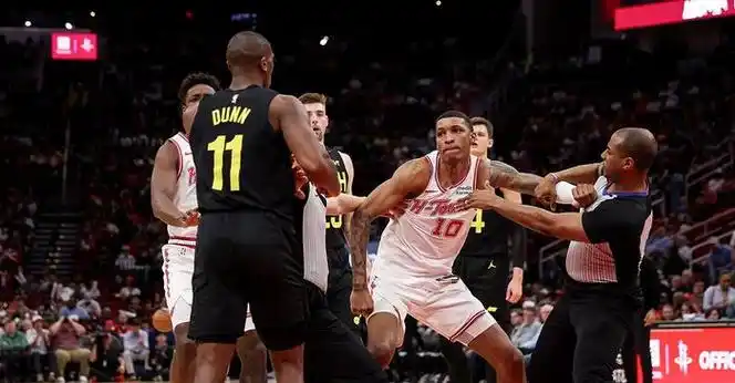 nba官方:邓恩禁赛两场小史密斯禁赛一场|史密斯|邓恩|爵士_新浪新闻