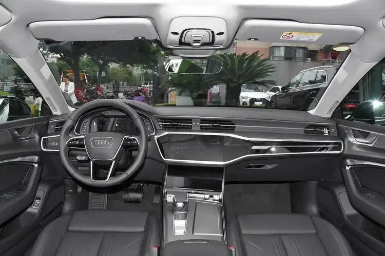 奥迪a7内饰-轴距-动力-易车