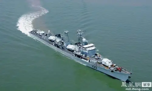 中国051型导弹驱逐舰重庆号退役航程超15万海里