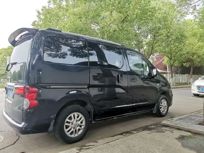 尼桑nv200黑武士林荫小道多角度展现最美的风景