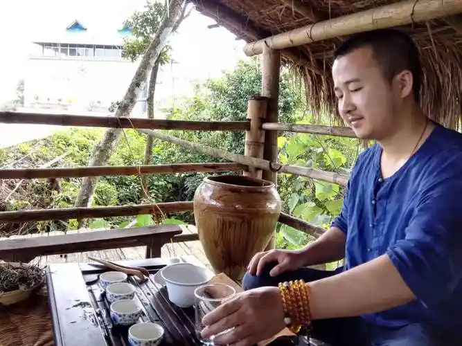 这篇文章破灭你对男茶艺师的所有幻想「七宗罪」