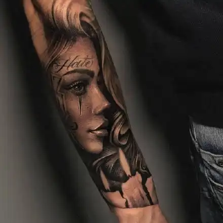 一组欧美写实女人手臂纹身图案