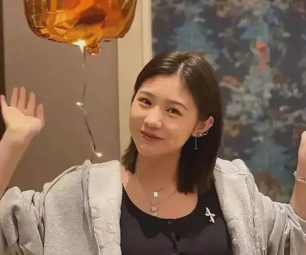 汪峰大女儿发育过猛身高178cm脖子以下全是腿颜值不输章子怡