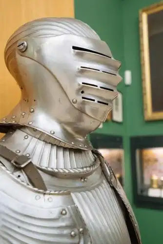 欧洲中世纪骑士铠甲盔甲细节特写