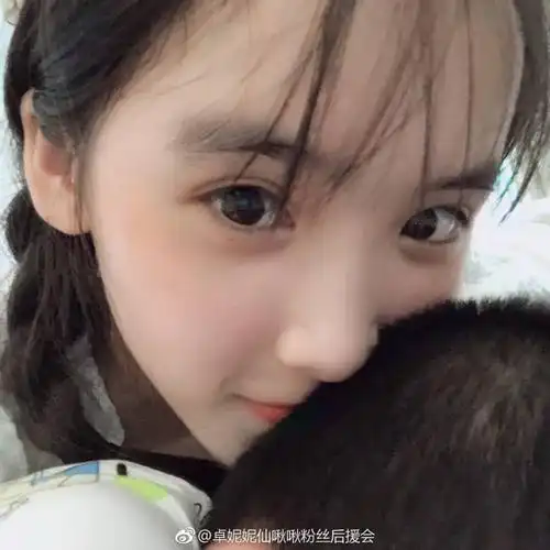 抖音最火头像小女孩_第1页
