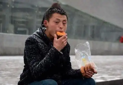 男人很累心酸图片男人很累的这些瞬间图