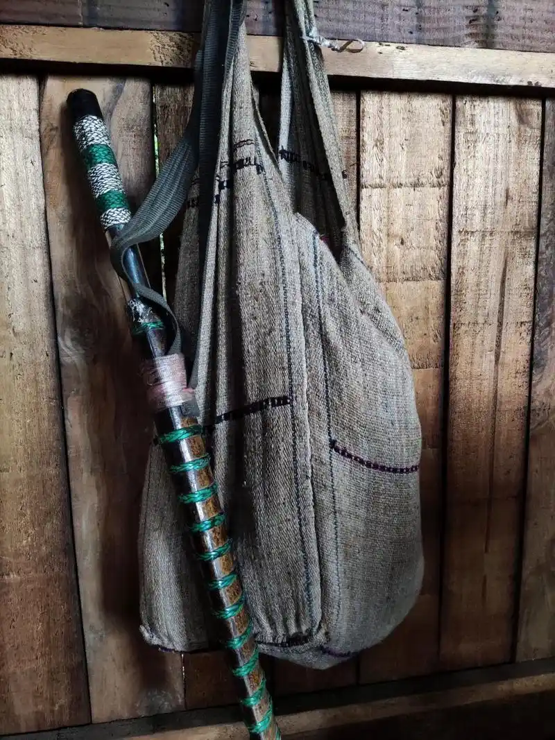 《包治百病》之佤族荨麻植物纯手工包